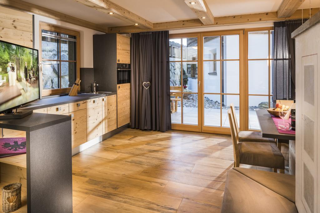 Wellnesshuettendorf Wiese Sankt Leonhard im Pitztal Kültér fotó